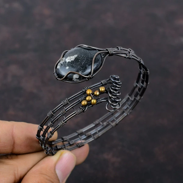 Chrysanthemum Oval Black Handmade Copper Wire Wrapped Bangle