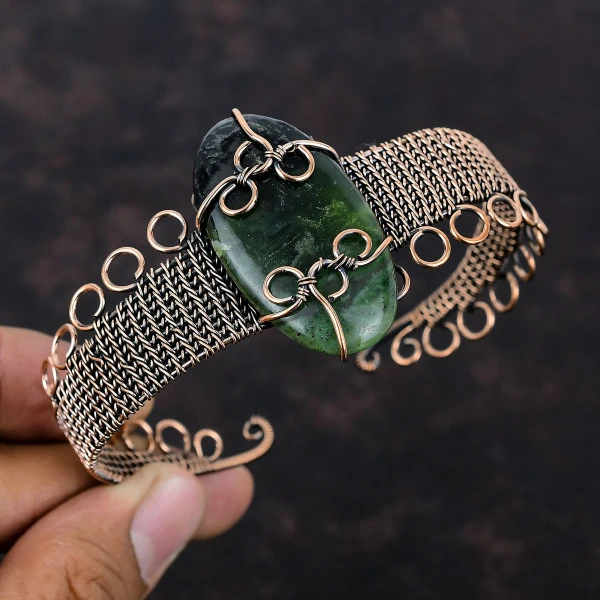 Vasonite Oval Green Handmade Copper Wire Wrapped Bangle