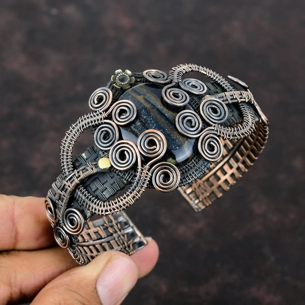 Nellite Oval Black Handmade Copper Wire Wrapped Bangle