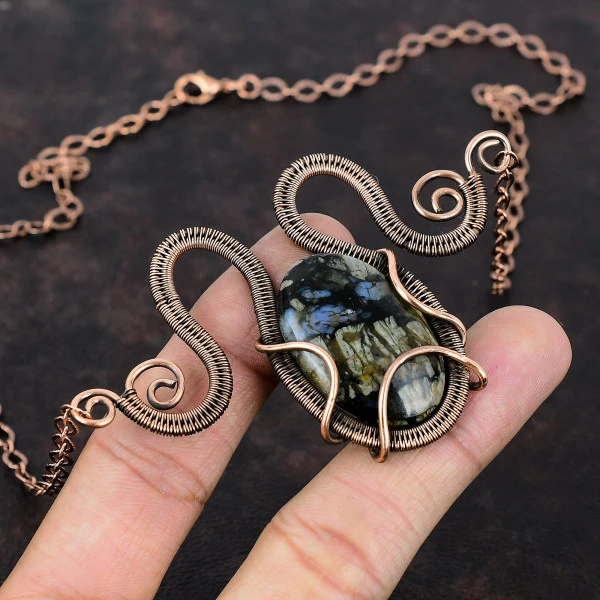 Que Sera Oval Black Handmade Copper Wire Wrapped Necklace
