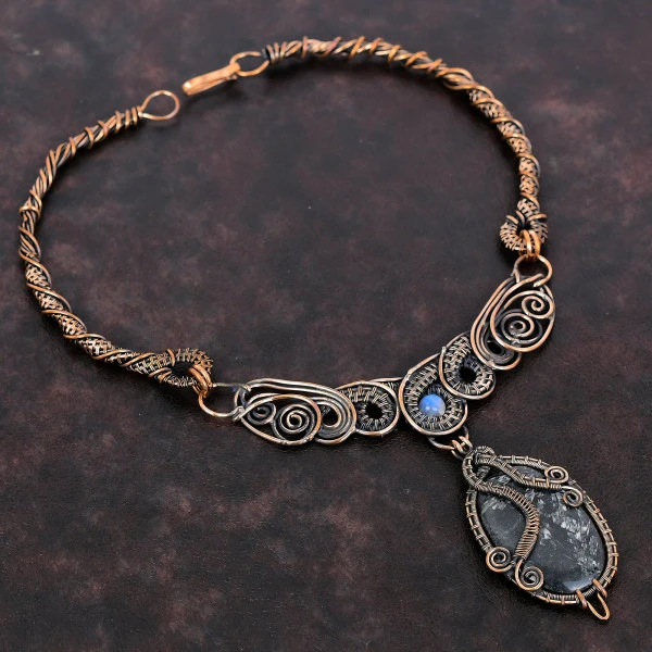 Chrysanthemum Oval Black Handmade Copper Wire Wrapped Necklace