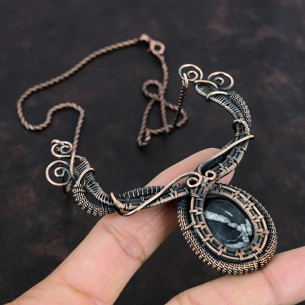 Chrysanthemum Oval Black Handmade Copper Wire Wrapped Necklace
