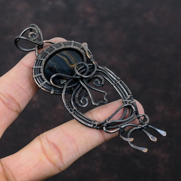 Nellite Oval Black Handmade Copper Wire Wrapped Pendant