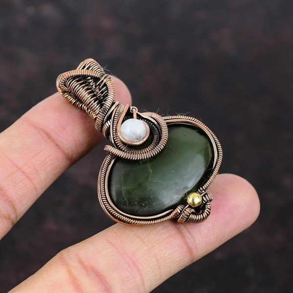 Vasonite Oval Green Handmade Copper Wire Wrapped Pendant