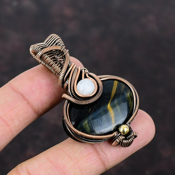 Nellite Oval Black Handmade Copper Wire Wrapped Pendant
