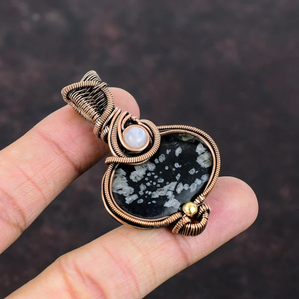 Chrysanthemum Oval Black Handmade Copper Wire Wrapped Pendant