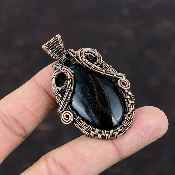 Nellite Oval Black Handmade Copper Wire Wrapped Pendant