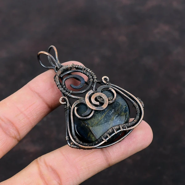 Nellite Oval Black Handmade Copper Wire Wrapped Pendant